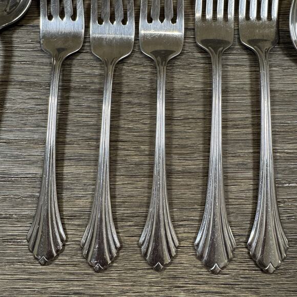 ONEIDA Bancroft 9 Piece Stainless Knife Dinner Salad Forks Serving Soup Spoons - Picture 4 of 14
